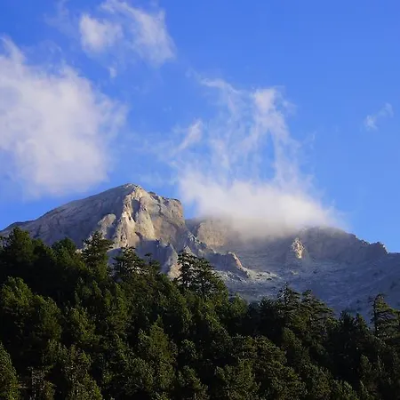 Hotel apartamentowy Geromichalos